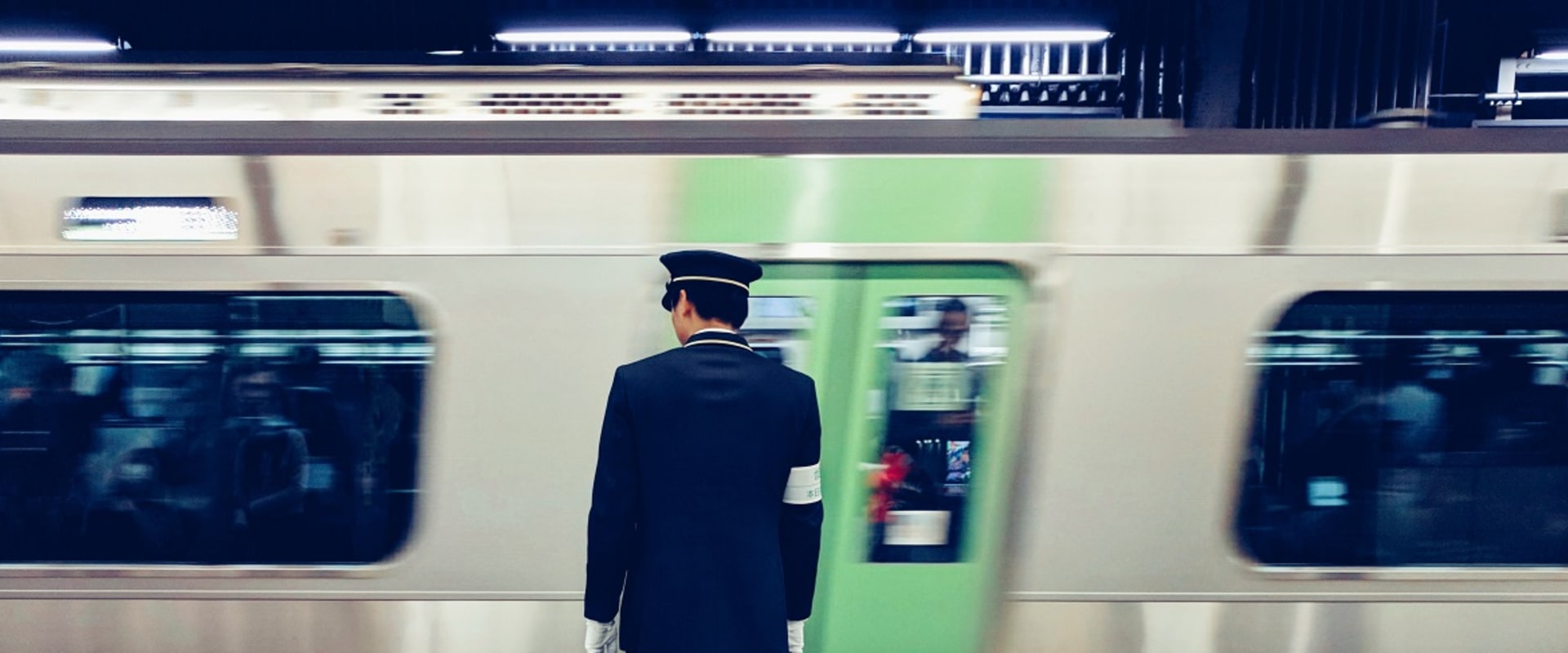 Navigating Public Transportation in Tokyo: Tips and Tricks for Efficient Travel